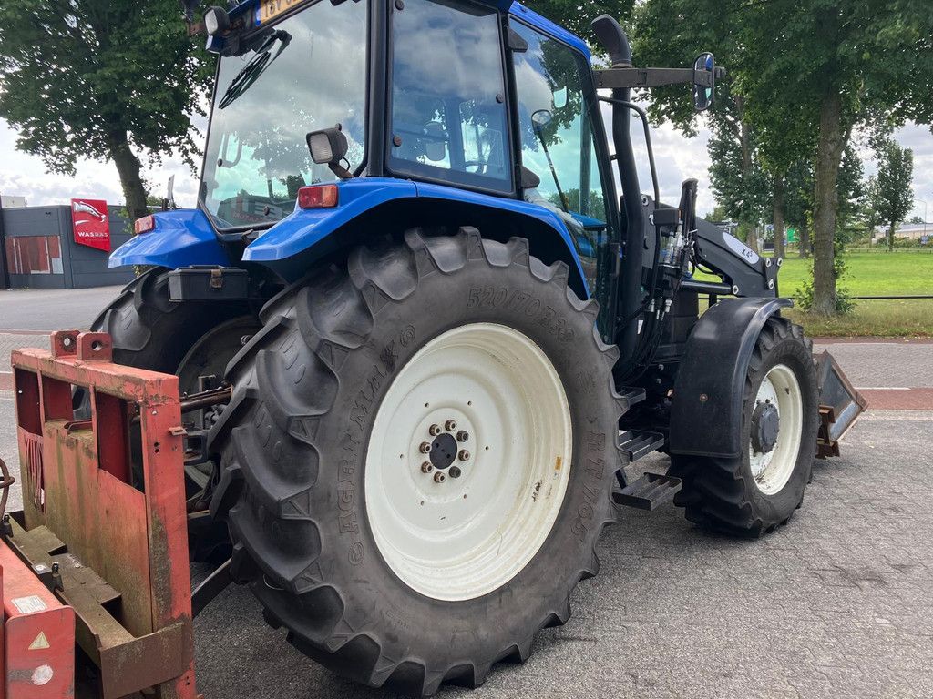 New Holland TS 90