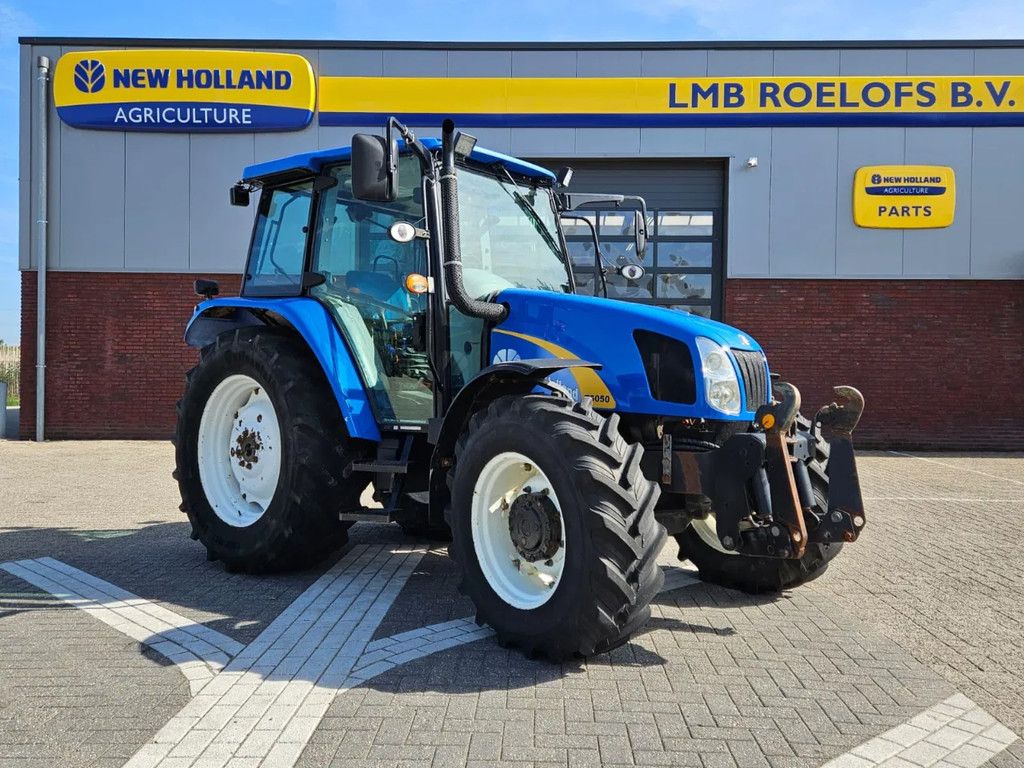New Holland T5050 Hi-Lo Powershuttle