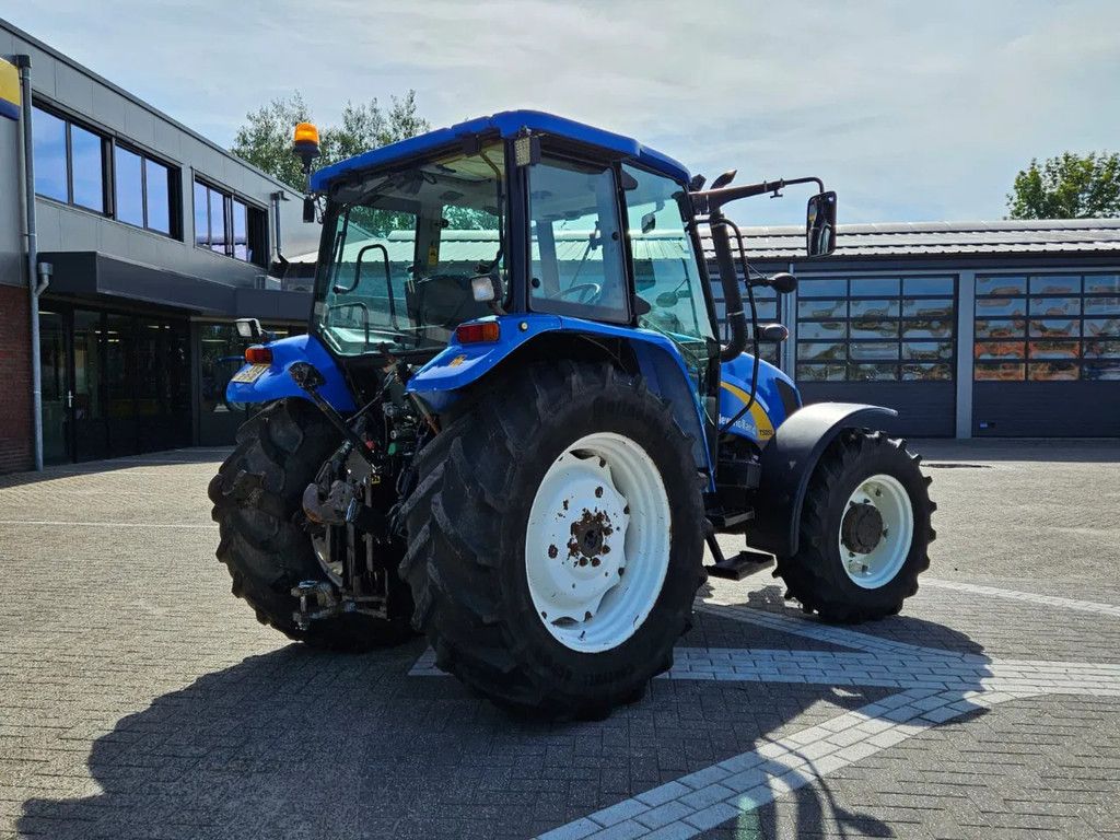 New Holland T5050 Hi-Lo Powershuttle