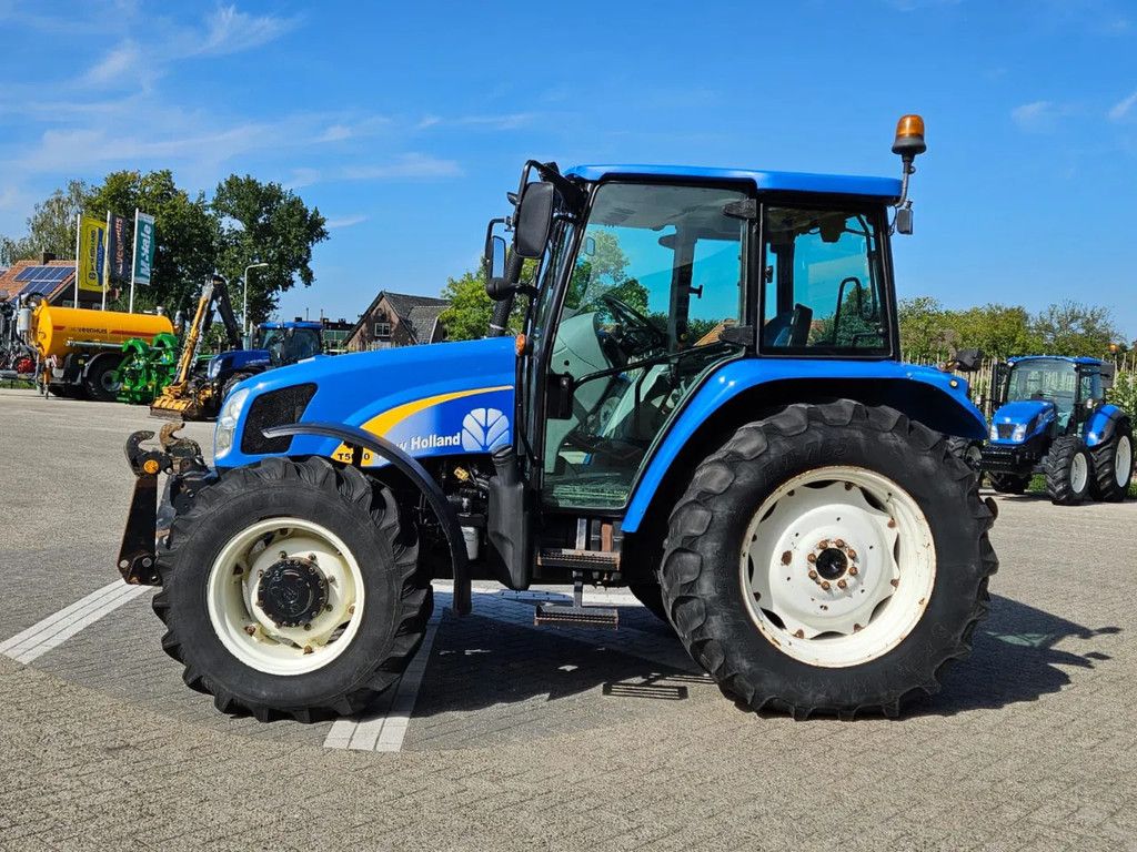 New Holland T5050 Hi-Lo Powershuttle