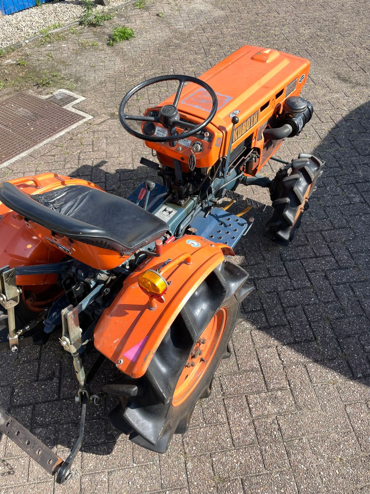 Kubota B7001