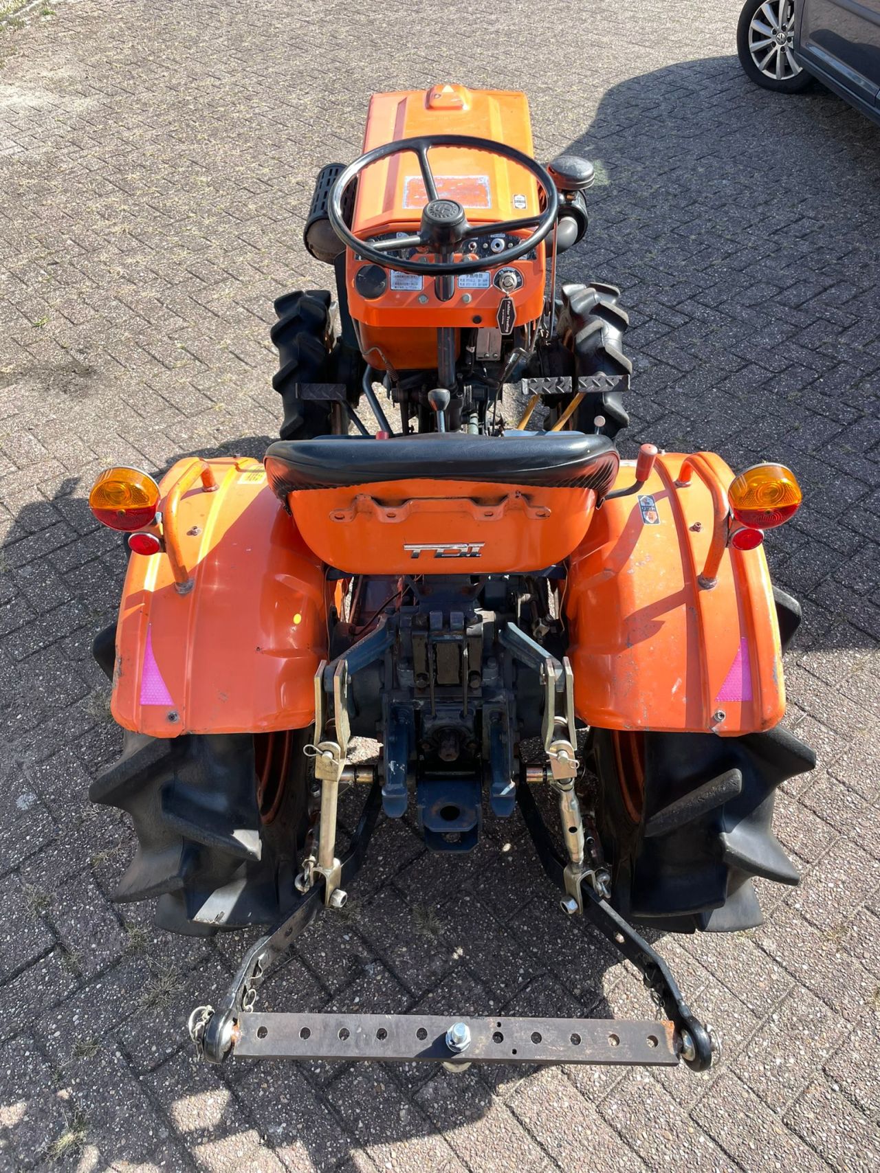 Kubota B7001