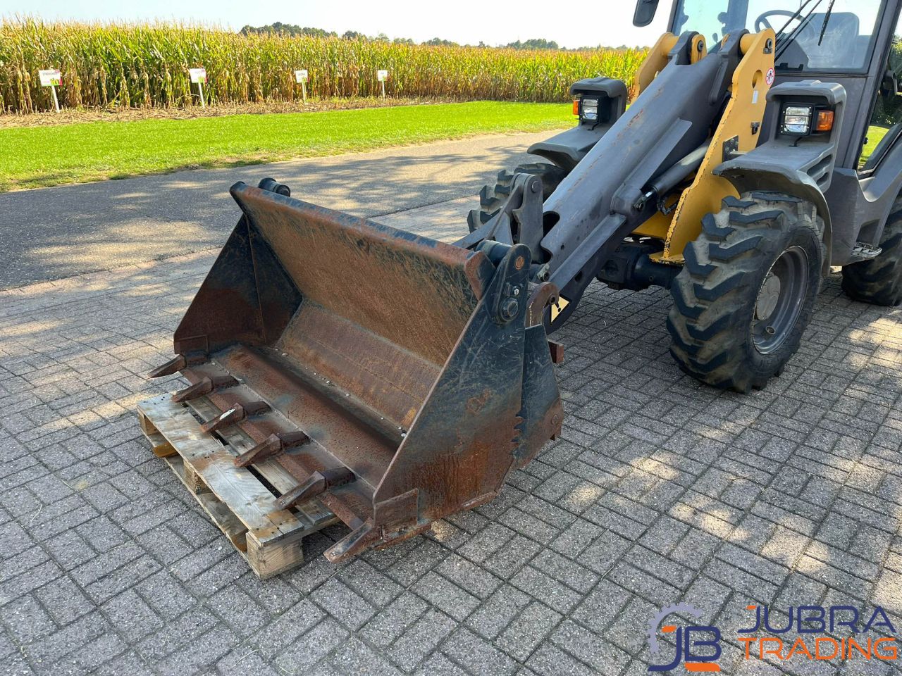Ahlmann AX70 Diesel Shovel | 2009 | 4889U | 5T | 20 KMH