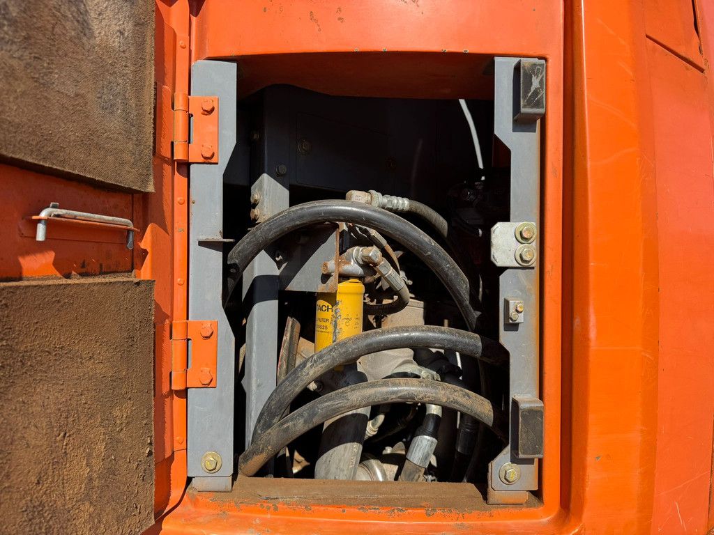 Hitachi ZX225USLC-5B