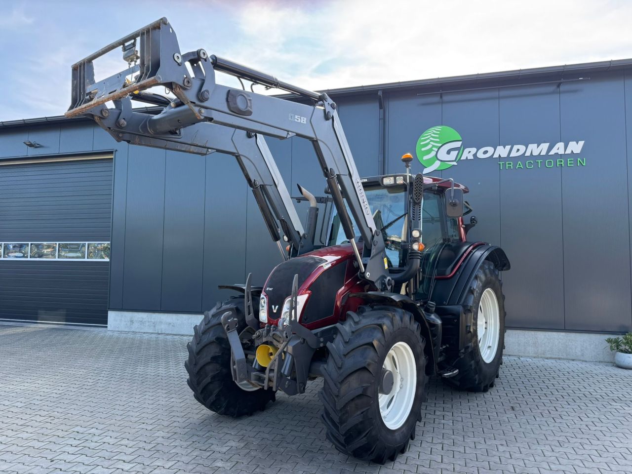 Valtra N143