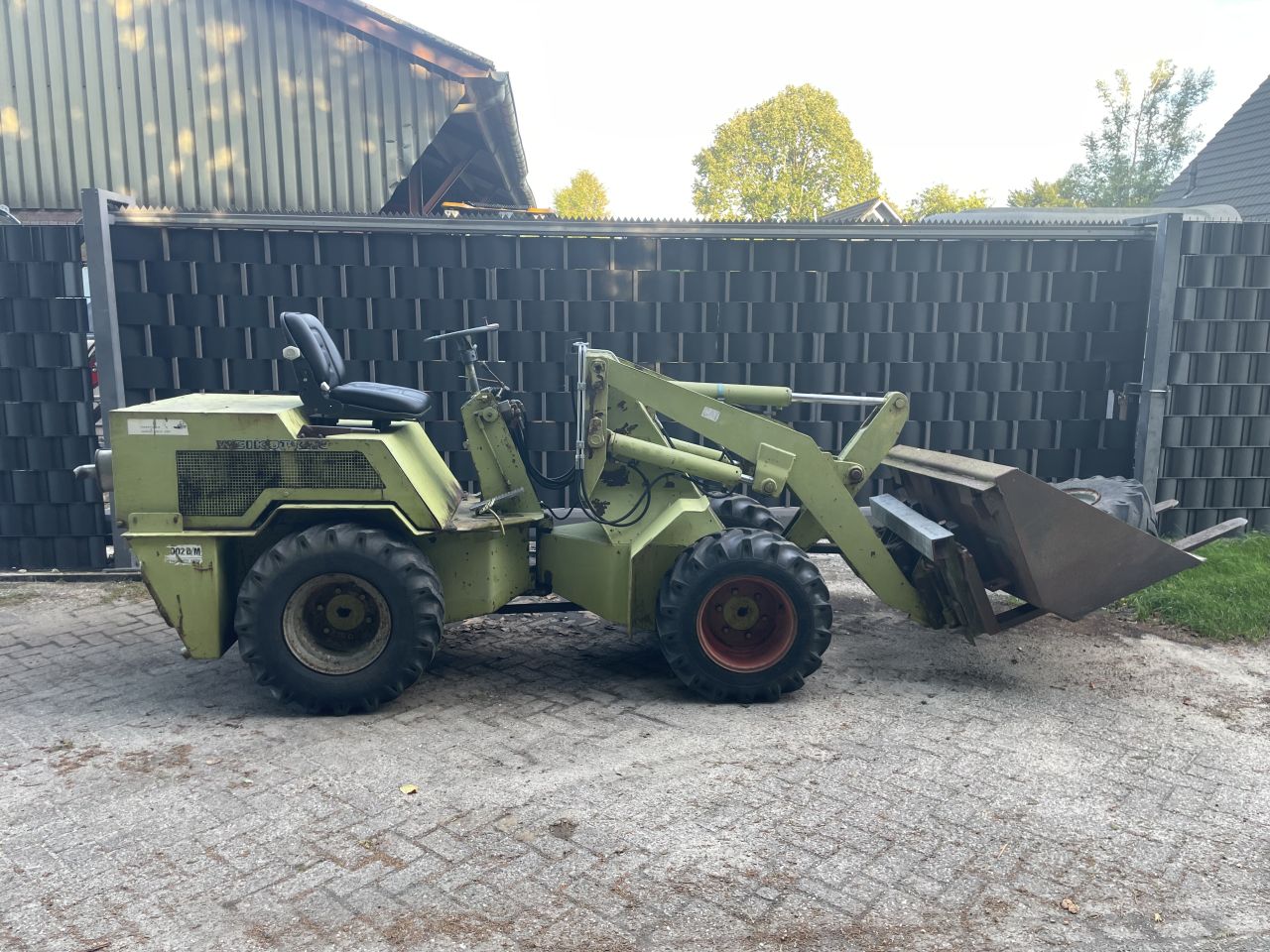Weidemann shovel schaffer avant knikmops sherpa loader