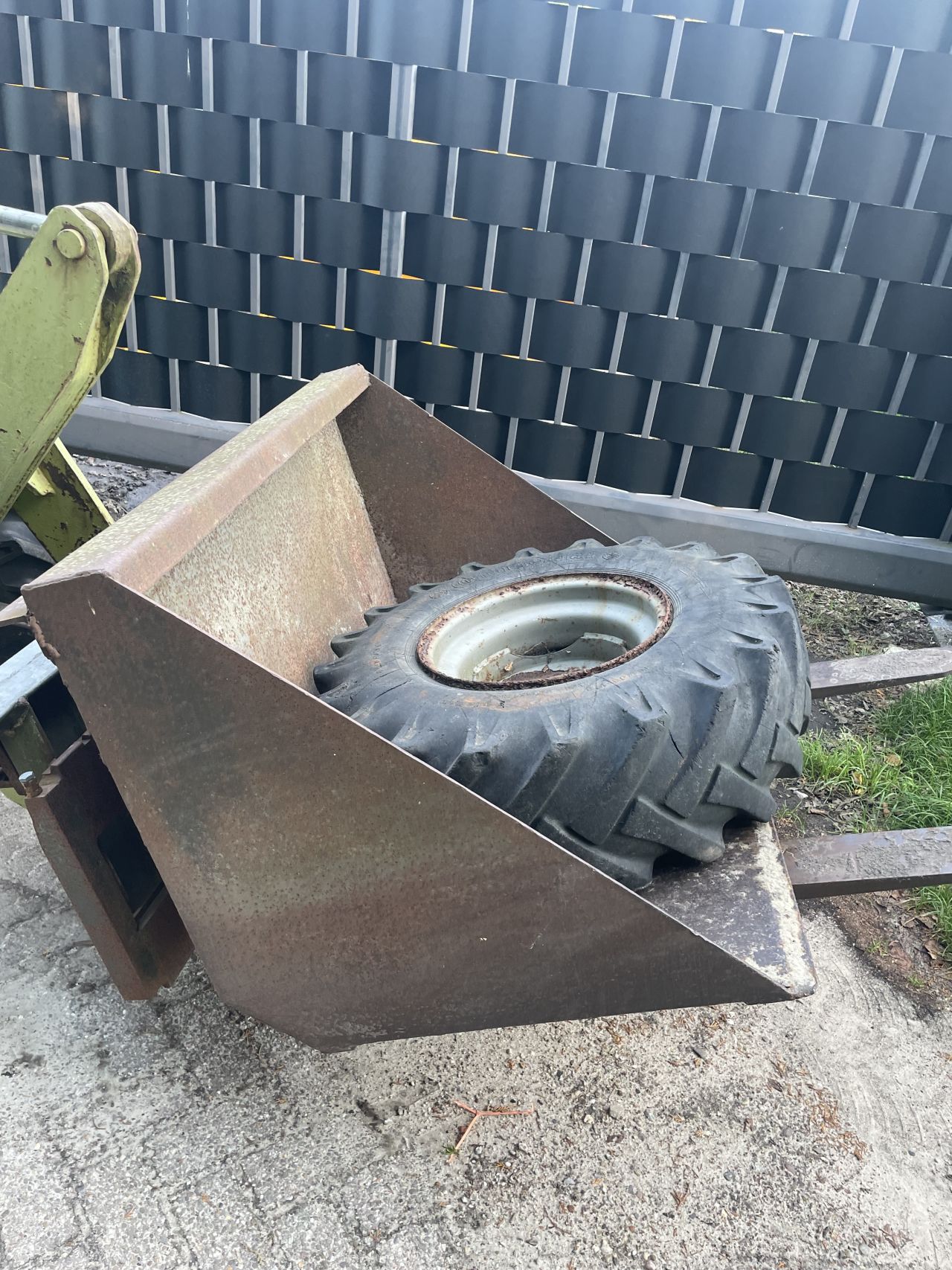 Weidemann shovel schaffer avant knikmops sherpa loader