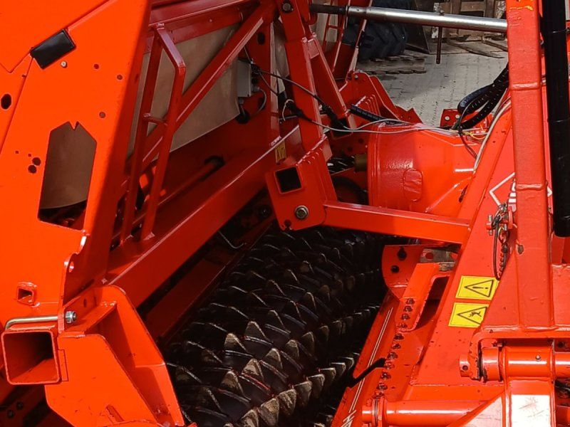 Kuhn HR 4003 + Integra 4000