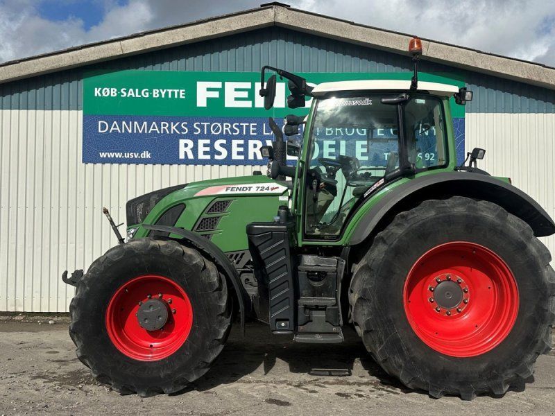 Fendt 724 Vario S4 Profi Plus Med Front PTO