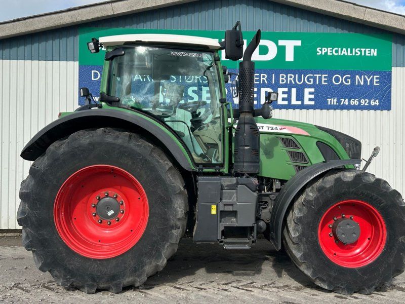 Fendt 724 Vario S4 Profi Plus Med Front PTO