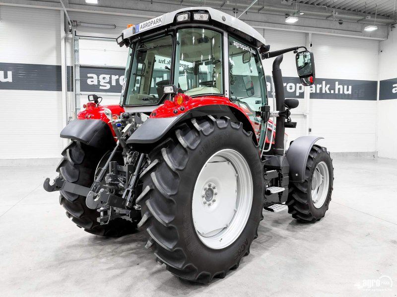 Massey Ferguson 5S.135