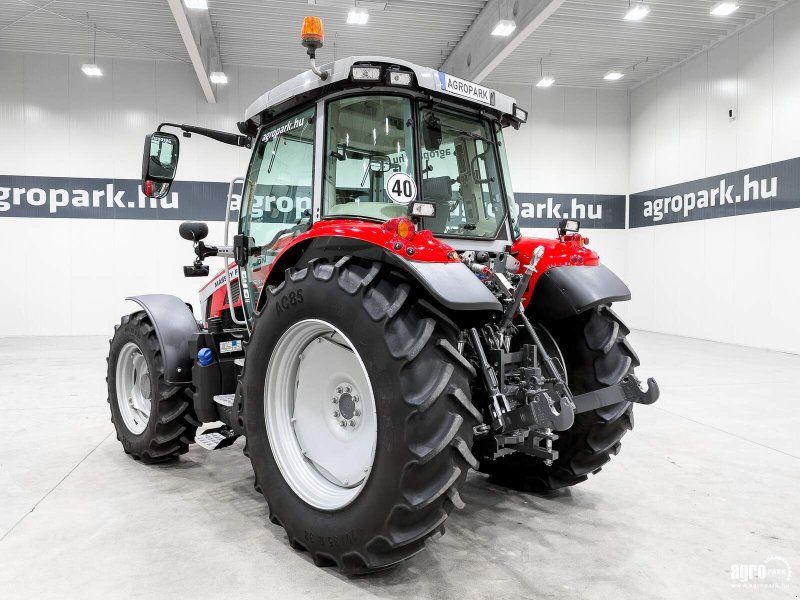 Massey Ferguson 5S.135