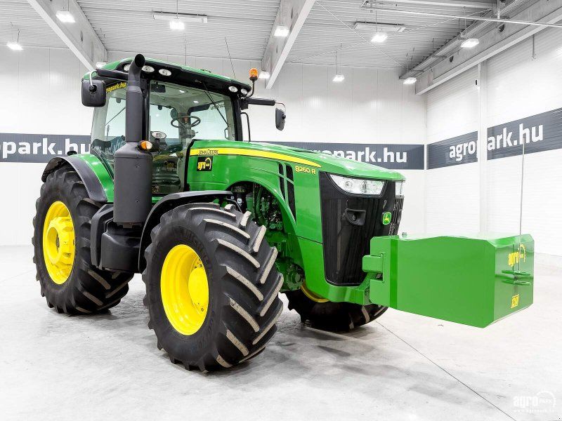 John Deere 8260R , 16/5 Powershift, AutoTrac ready, air brakes, Mich