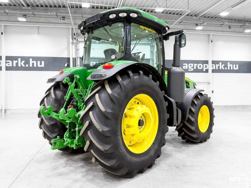 John Deere 8260R , 16/5 Powershift, AutoTrac ready, air brakes, Mich