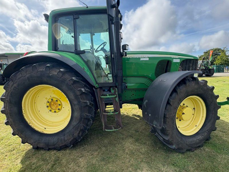 John Deere 6820