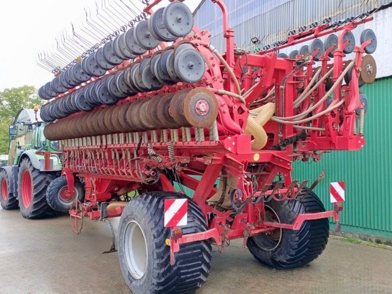 Kverneland DG12000