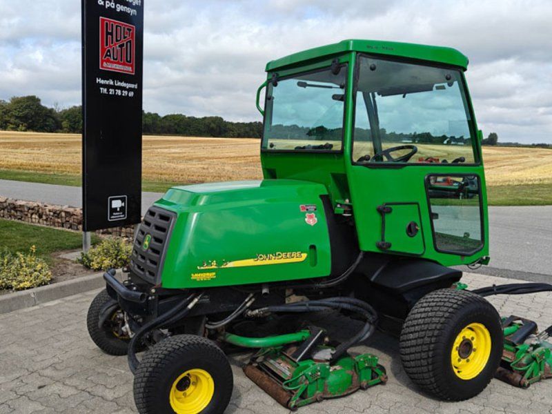 John Deere 3245C Fairway