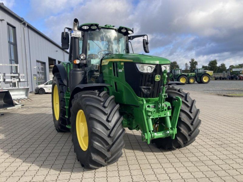 John Deere 6M 240