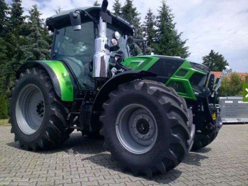 Deutz-Fahr 6135 C TTV, SonderlackierungJAVA- grün Aktionsschlepper, Front
