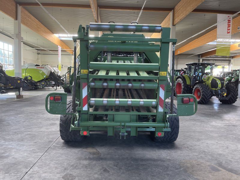 Krone Big Pack 1270 XC mit PRE CHOP HÄCHSLER