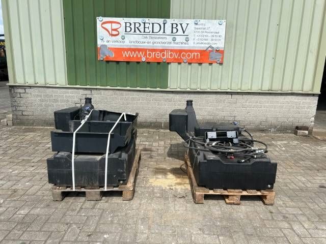 Bomag BW 213 / 211 D5 Diesel tank + adblue tank