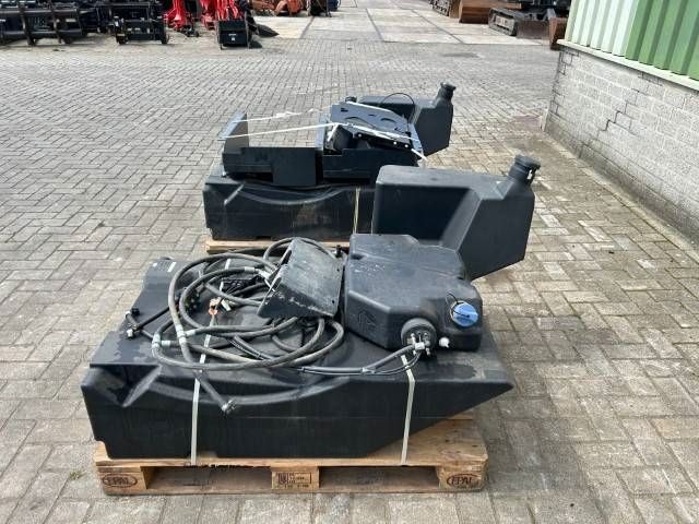 Bomag BW 213 / 211 D5 Diesel tank + adblue tank