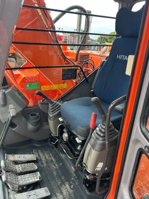 Hitachi ZX 135 US