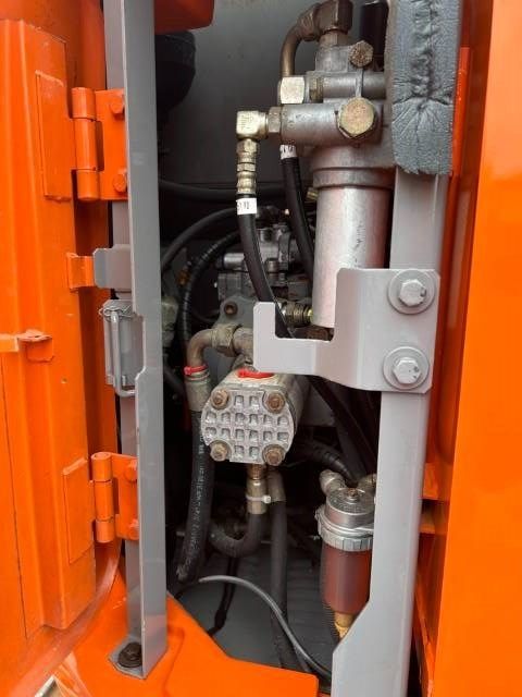 Hitachi ZX 135 US