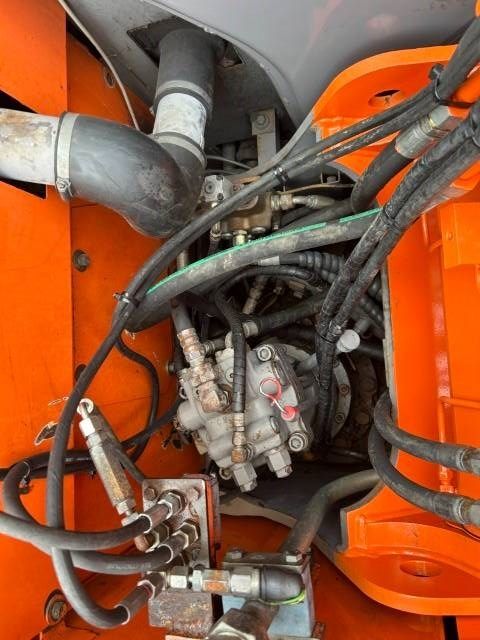 Hitachi ZX 135 US