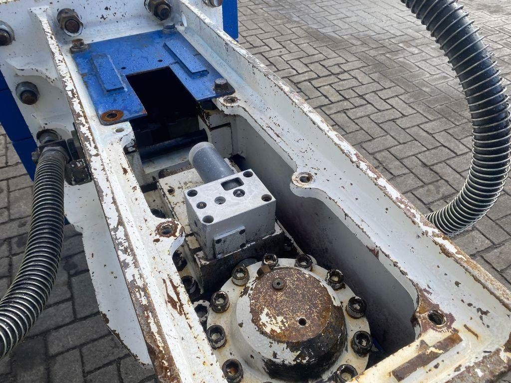 Komac TOR 42 S