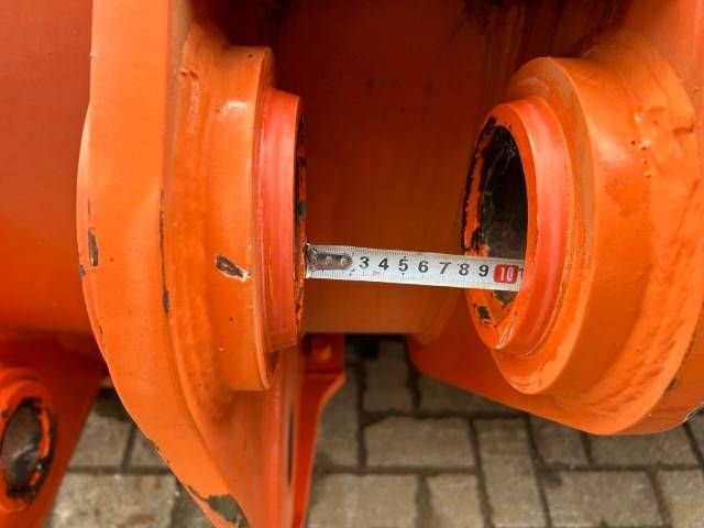 Hitachi ZW 370 Tandenbak