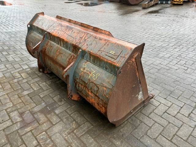 Volvo Aansluiting