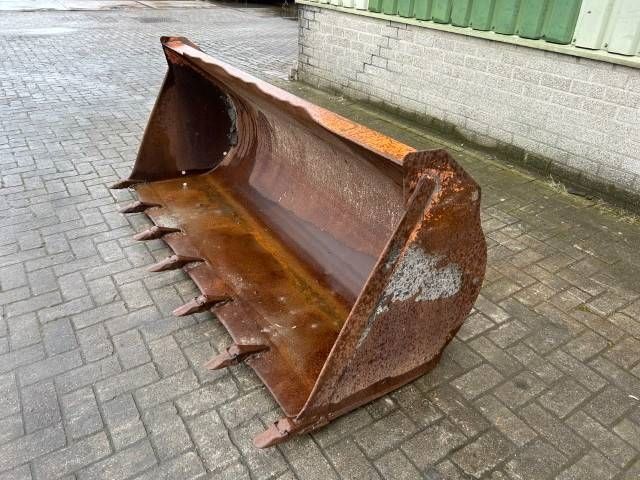 Volvo Aansluiting