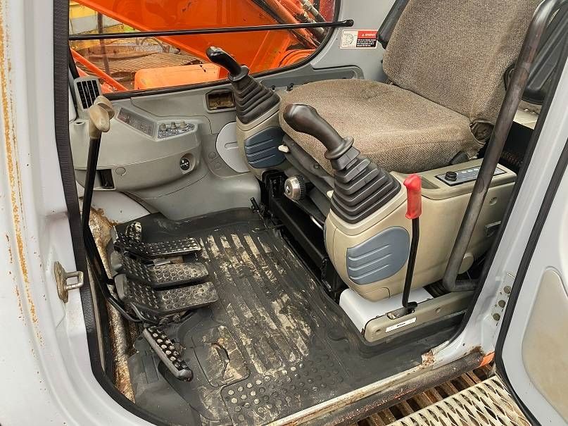 Hitachi EX 165