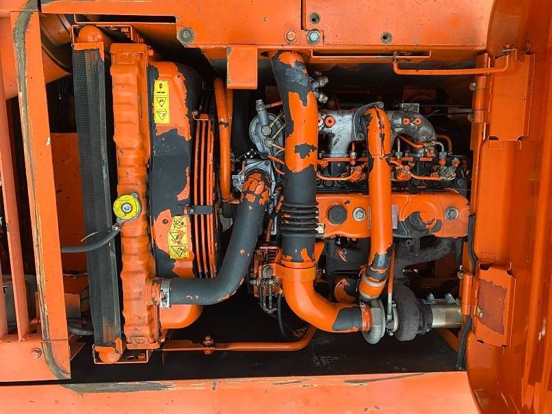 Hitachi EX 165