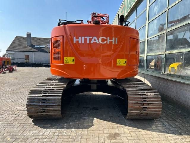 Hitachi Zaxis 225 US LC-6