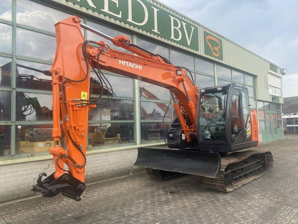 Hitachi ZX 135 US 5-B