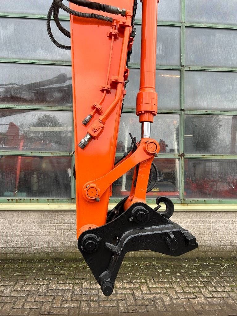 Hitachi ZX 135 US