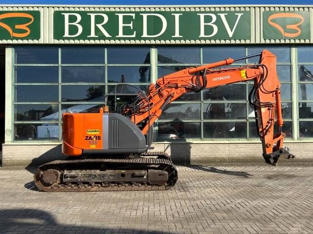 Hitachi ZX 135 US-3