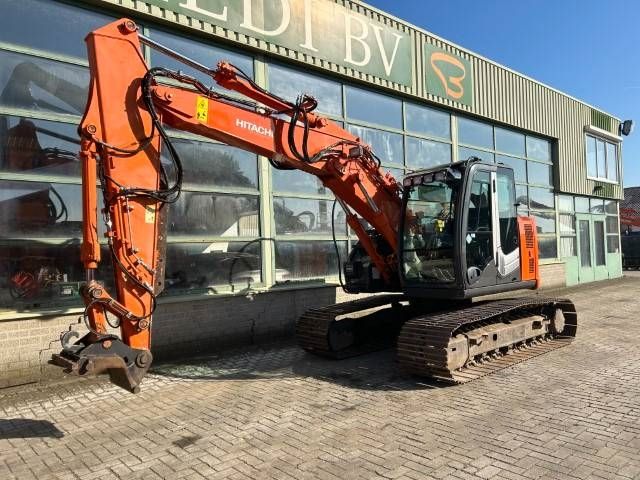 Hitachi ZX 135 US-3