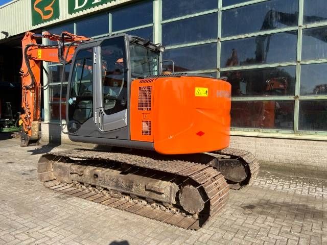 Hitachi ZX 135 US-3