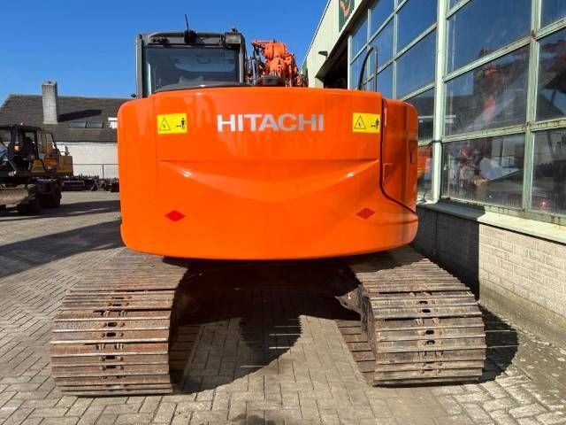 Hitachi ZX 135 US-3