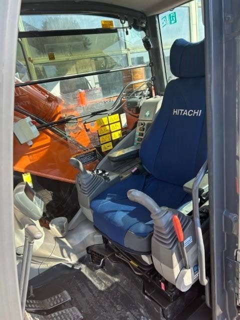 Hitachi ZX 135 US-3