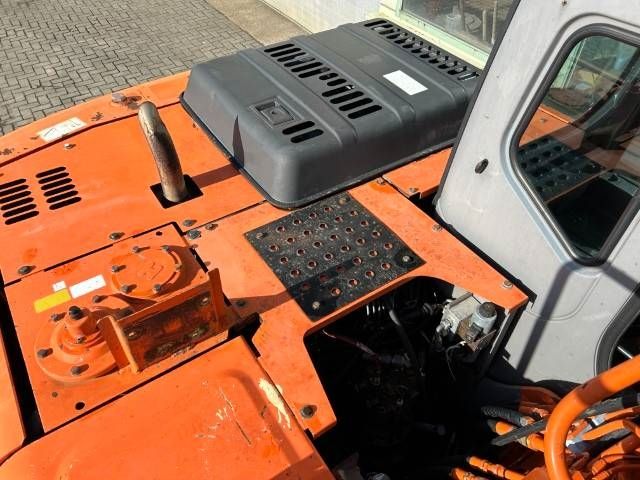 Hitachi ZX 130