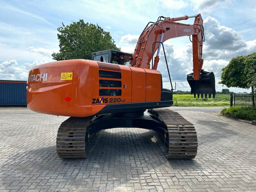 Hitachi ZX 220 LC