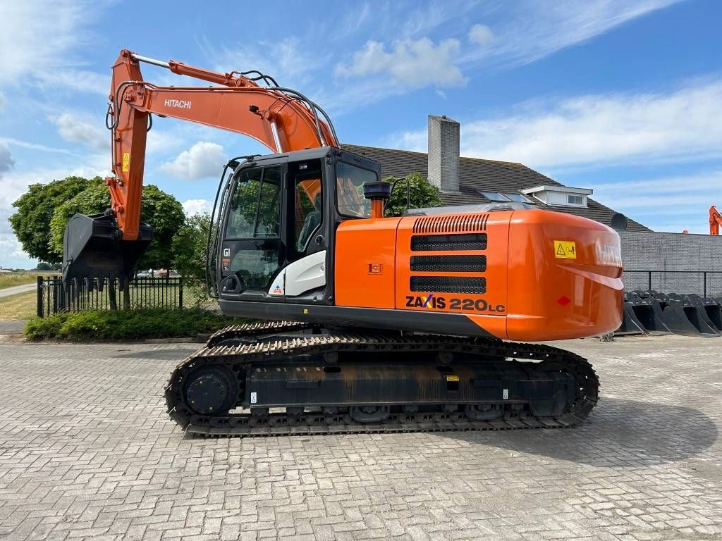 Hitachi ZX 220 LC