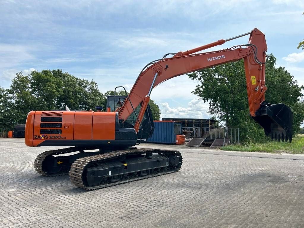 Hitachi ZX 220 LC