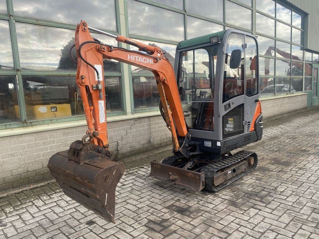 Hitachi ZX18