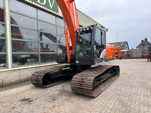 Hitachi ZX250LC-5B long Reach