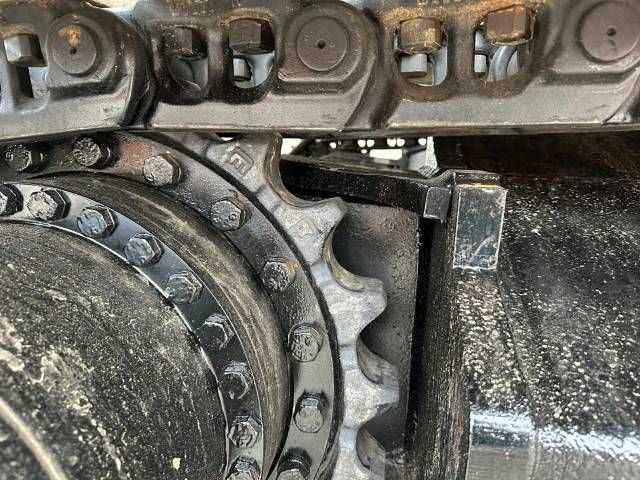 Hitachi ZX250LC-5B long Reach